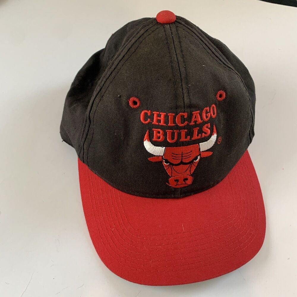 Vtg G. C. C. Chicago Bulls Basketball Hat Black Red Embroidery NBA Snap Back
